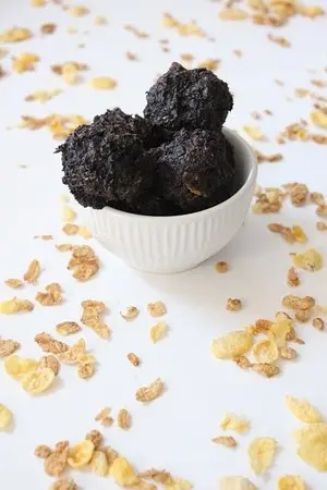 Honey Bunches of Oats chocolate almond protein balls recipe