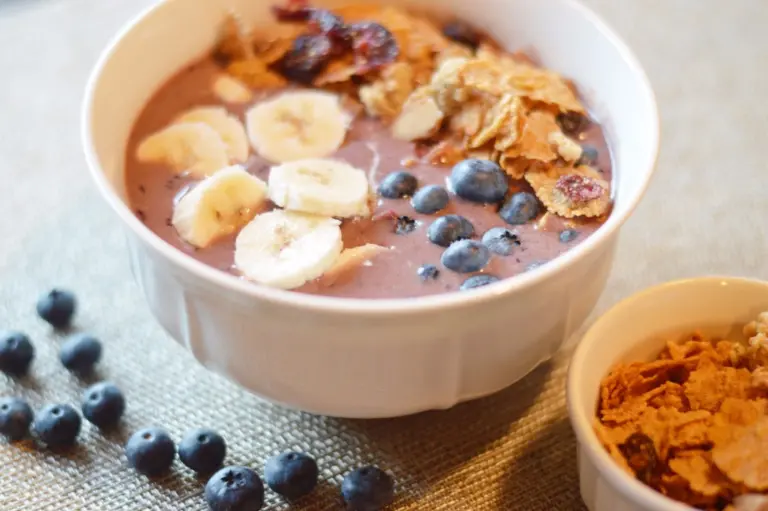 Acai bowl with Great Grains cereal and fruit recipe
